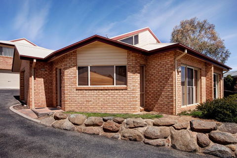 Beloka 2/10 Beloka Close, Jindabyne - Tourism Guide 3