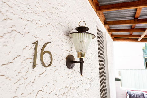 Best Central House - SLEEPS 11 !! - Travel Search 1