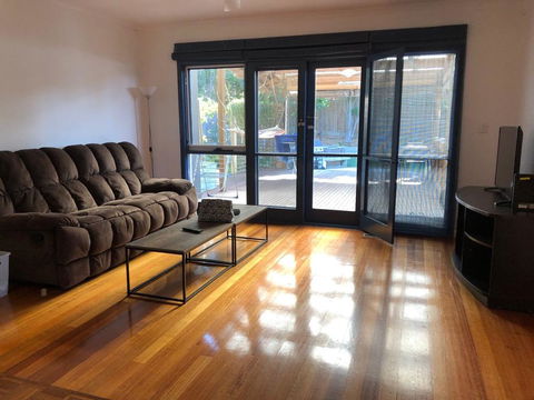 Big Room 12km To City Near Boxhill, Melbourne - Travel Search 1
