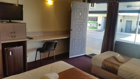 Biloela Centre Motel & Steakhouse Restaurant - Travel Search 2