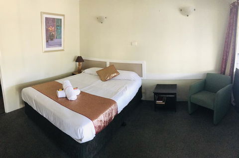 Biloela Centre Motel & Steakhouse Restaurant - Travel Search 1