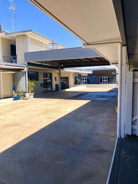 Biloela Centre Motel & Steakhouse Restaurant - Travel Search 3