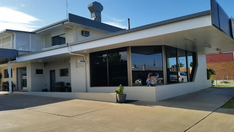 Biloela Centre Motel & Steakhouse Restaurant - Travel Search 0