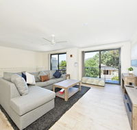 Birdsong  Nelson Bay - Cruises Travel