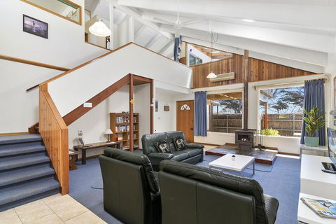 Black Dolphin Waterfront Townhouse - Bay Views - Cruises Travel 0