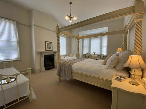 Blayney House - Travel Search 0