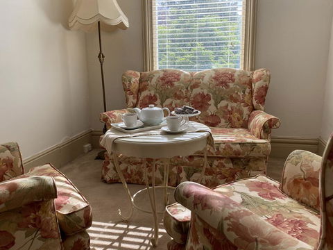 Blayney House - Travel Search 1