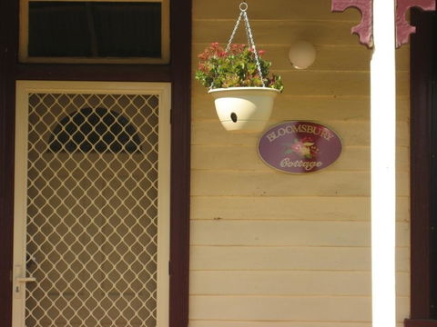Bloomsbury Cottage - Travel Search 3