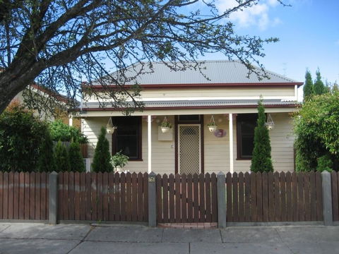 Bloomsbury Cottage - Travel Search 2