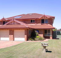 Blue Bay 83a Rocky Point Road - Foxtel  air conditioning downstairs - Cruises Travel