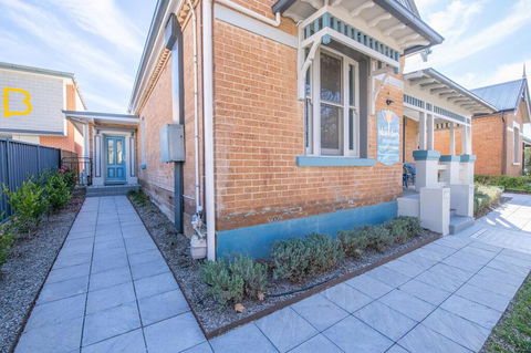 Blue Door Apartments Spacious CBD Apartment - Travel Agents 1