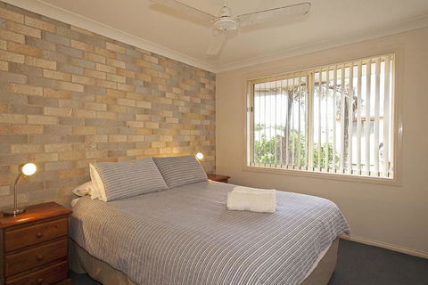 Blue Haze 4 - Sawtell, NSW - Travel Agents 1