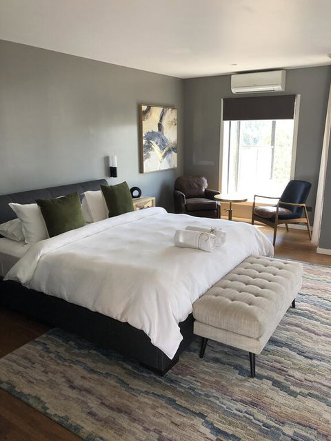 Blue Jacket Motel - Tourism Guide 0