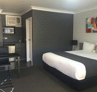 Blue Violet Motor Inn - Cruises Travel