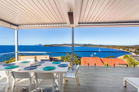 Blue Water Splendour - Infinity Pool And Amazing Views!! - Travel Search 2