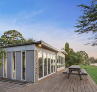 Bluff View River House - Stunning Riverfront - Tourism Guide