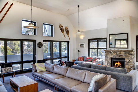 Boali Lodge Thredbo - Cruises Travel 2