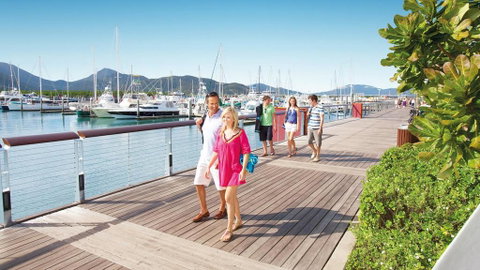 Boatel Cairns - Tourism Guide 1
