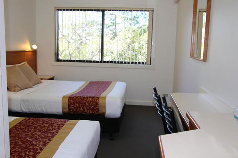The Pioneer Way Motel - Travel Search 3