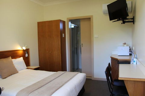 The Pioneer Way Motel - Travel Search 2