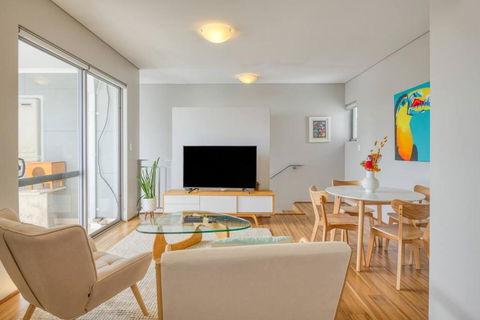 The Nordic Nook - A Relaxed Redcliffe Stay - Travel Search 0