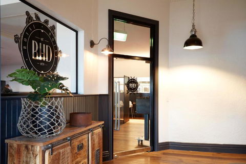 The Royal Hotel, Drouin - Tourism Guide 0