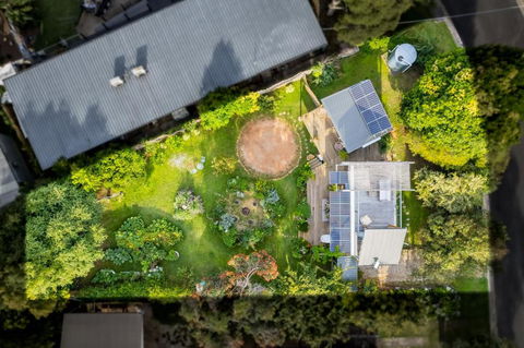 The Secret Garden - Alpine Retreat - Tourism Guide 0