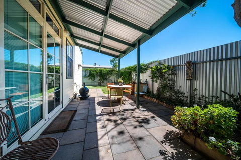 The Spotted Cow,city Fringe,pet Friendly-Free Wine - Tourism Guide 3
