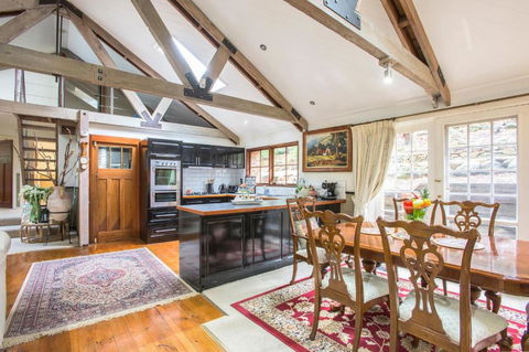 The Stone On The Hill - 3 Bedroom House - Travel Search 2