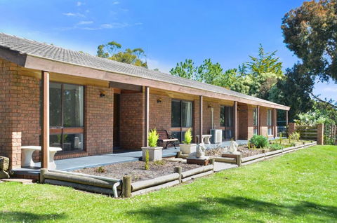 The Timboon Villa - 5 Bedroom Home - Tourism Guide 0