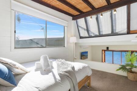 Waterfront Scotland Island Holiday Home - Family & Pet Friendly - 3 Bedrooms - Wifi - Netflix - Private Jetty - Tourism Guide 3