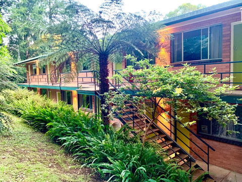 WARBURTON MOTEL - Where Mid-century Style Meets The Mountains - Tourism Guide 3