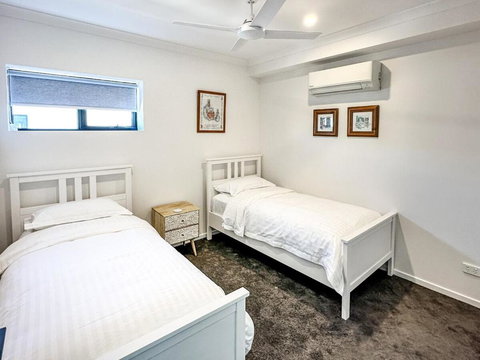 Williamstown Townhouse - Travel Agents 1