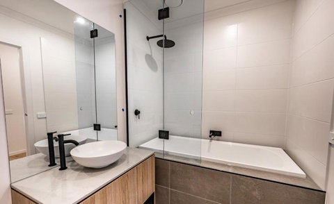 Williamstown Townhouse - Travel Agents 2