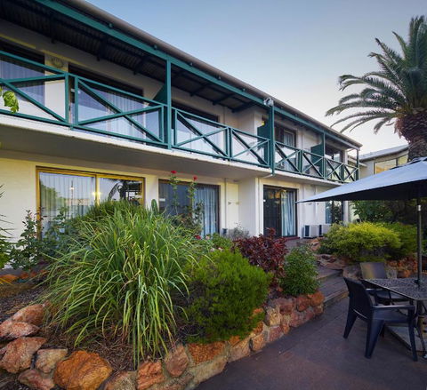 Windsor Lodge - Travel Search 3