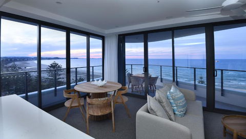 X Kirra Apartments - Tourism Guide 1