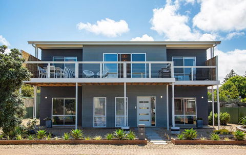 Xanadu - Aldinga Beach - C21 SouthCoast Holidays - Tourism Guide 0