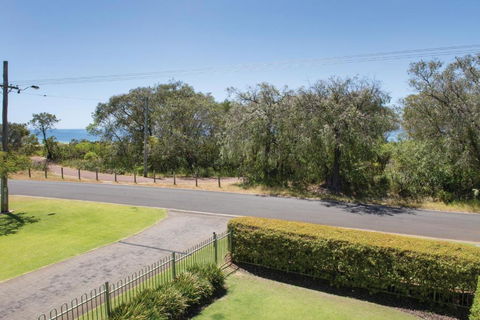 XYZ Holiday Home - Tourism Guide 2