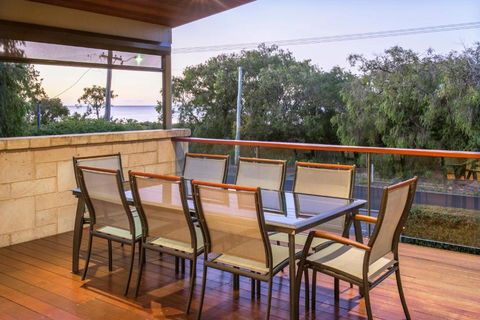 XYZ Holiday Home - Tourism Guide 3