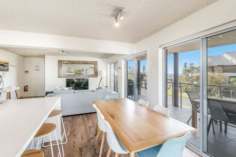 Yamba 58 - Modern Apartment With Ocean Views - Travel Agents 2