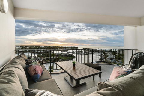 Anchor Point Penthouse 3BR With Marina Views - Pool - BBQs - Tourism Guide 4