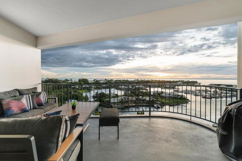 Anchor Point Penthouse 3BR With Marina Views - Pool - BBQs - Tourism Guide 2