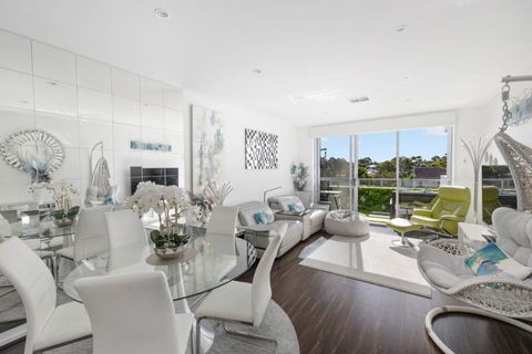 Willoughby Luxe - Modern Stay Near Sydney CBD - Cruises Travel 0