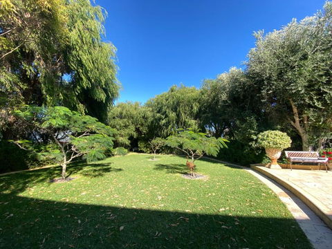 Yanchep Lagoon Retreat - Tourism Guide 2