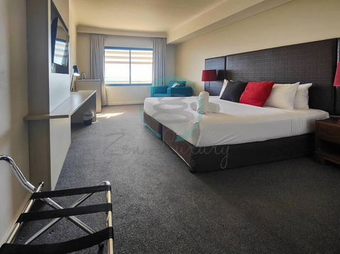 ZEN88 ESPLANADE: Hotel Suite W/ Ocean/Sunset Views - Tourism Guide 1