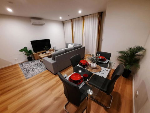 ZMITH Apartment - BROOKE, - Near AIS, GIO Stadium, UC, & Nth - Canberra Hospital - Tourism Guide 0