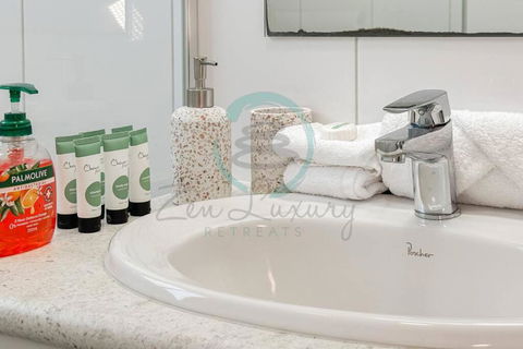 ZEN Nightcliff Foreshore 2-BR Cozy & Quiet Getaway - Tourism Guide 1