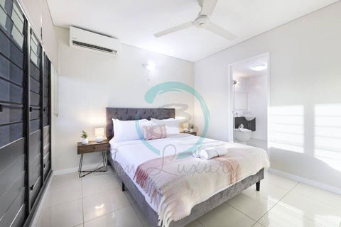 Zen On Stuart: 3-BR Penthouse Pad + Pool + BBQ - Travel Search 1