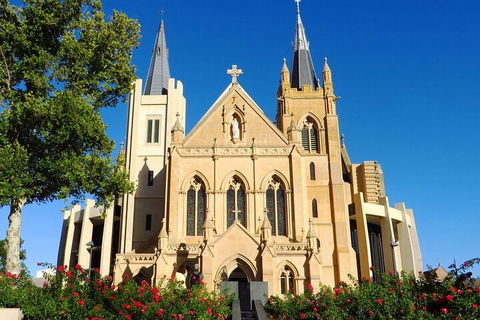 Perth Scavenger Hunt: Perched On A Swan - Cruises Travel 1