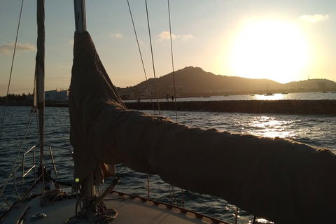 Townsville Small Group Sunset Sail Sailing Cruise Boat Tour Charter Hire - Travel Agents 2